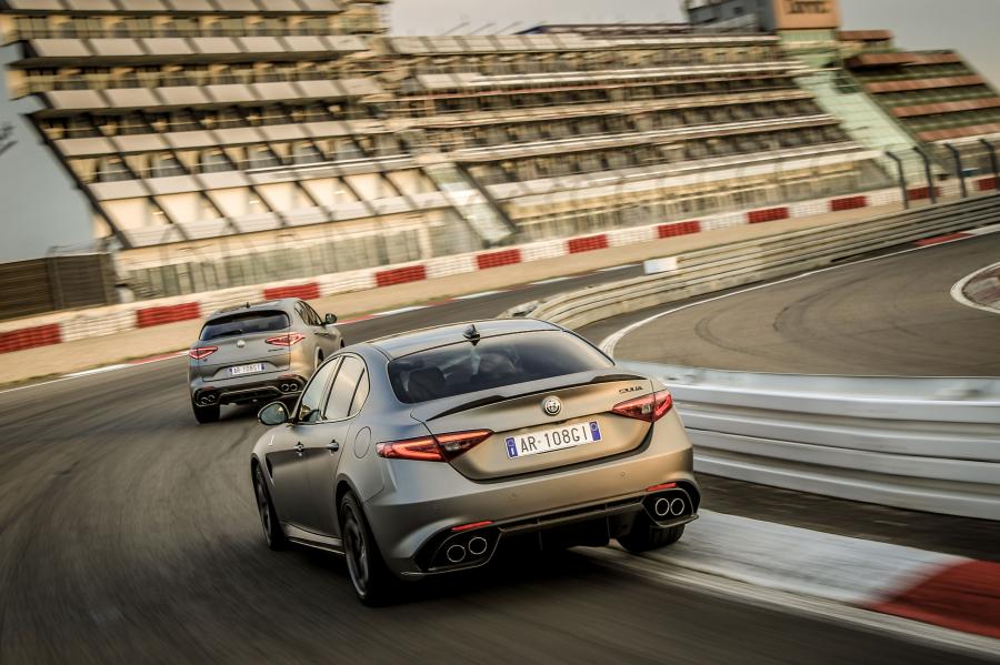  Alfa Romeo Stelvio Quadrifoglio NRING (949) 2018 года  (фото 7 из 21)